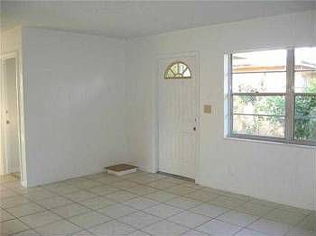 5th image of 1533 NE 1st Ave