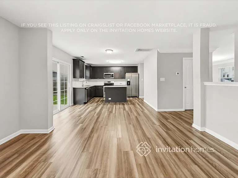 1719 Eastway Dr — Photo 5