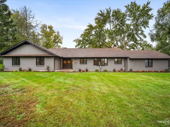 867 Winmoor Dr, Dundee, IL 60118