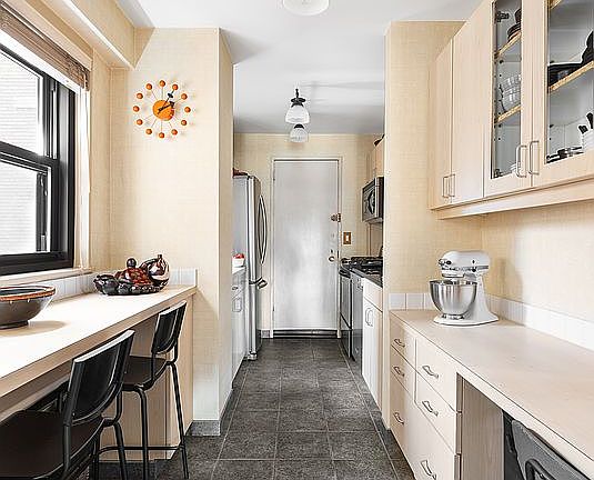 4th image of 111 E 85th St APT 11G