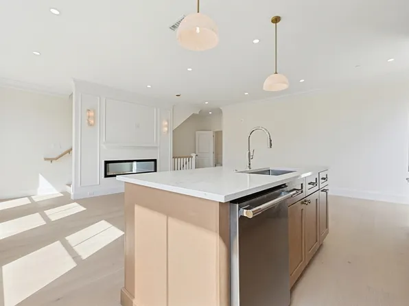 257-257RB Market St #B, Brighton, MA 02135