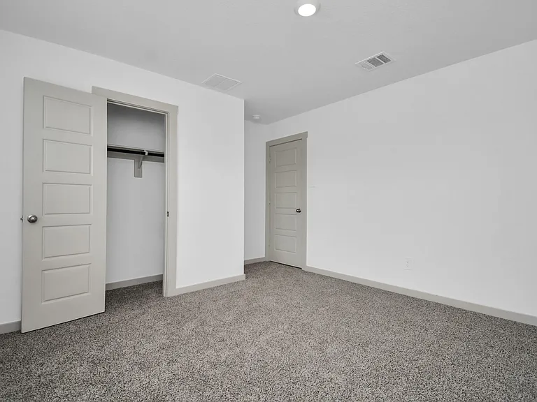 7731 Suffolk Valley Ln — Photo 13