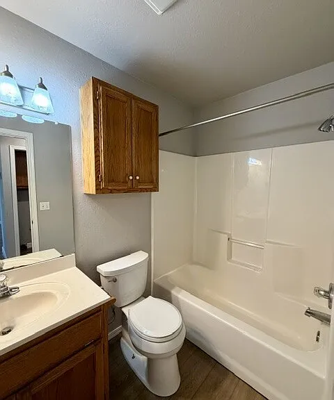 312 W Sycamore St — Photo 13