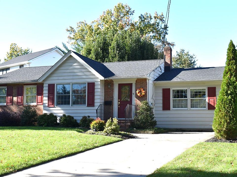 1st image of 9 Ridgewood Cir