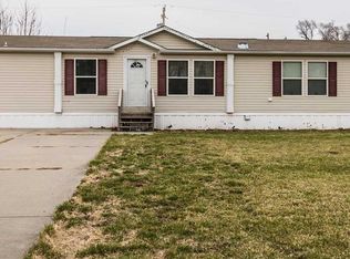 210 W Meigs St, Valley, NE 68064