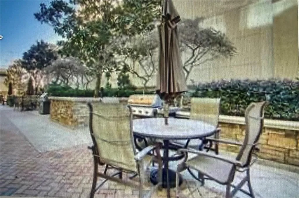 2 bed, 2.0 bath, 1233 sqft, $3,600 — Photo 4