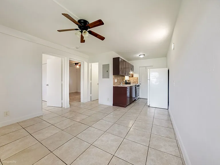 1124 NW 2nd St — Photo 5