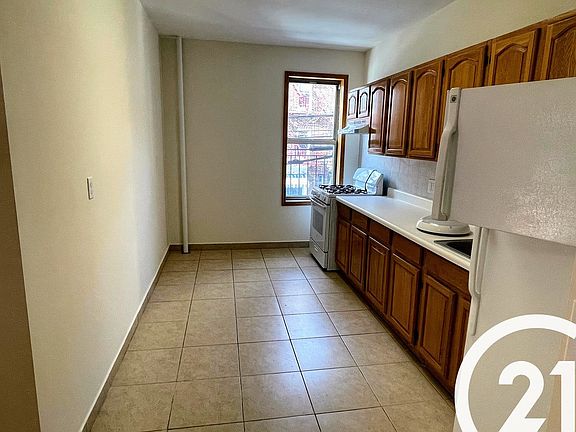 2nd image of 2901 23rd Ave #2