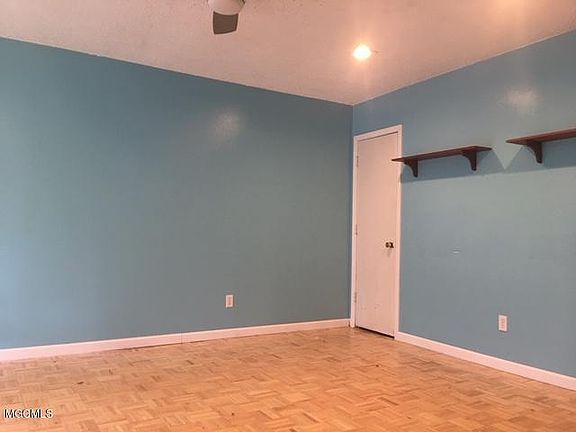 4th image of 131 Arbor Vista Dr
