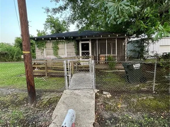 915 Adair St, Mandeville, LA 70448