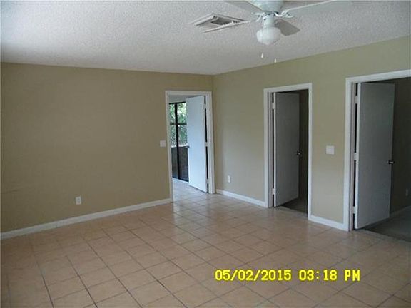 4th image of 549 Dolphin Dr
