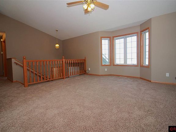 3rd image of 501 Grayhawk Dr