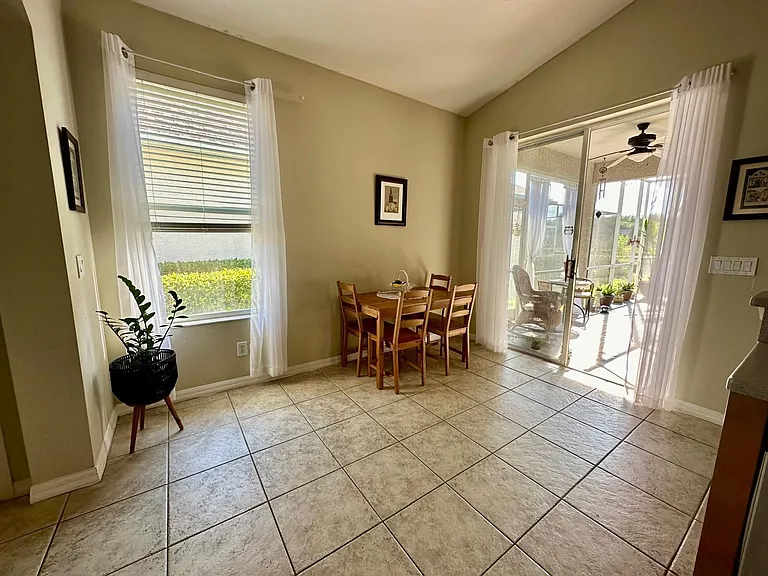 Breakfast nook