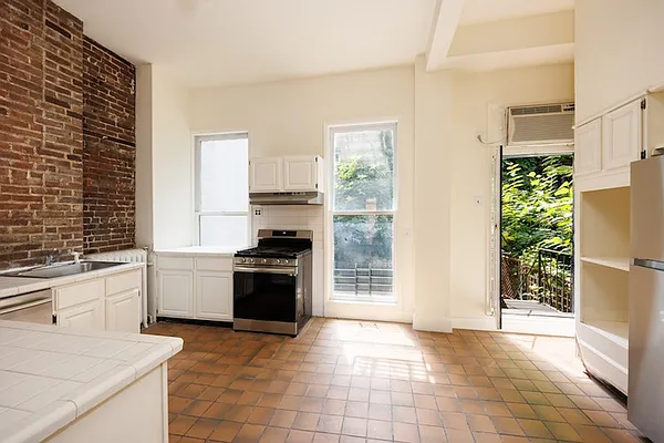 Rented by Brown Harris Stevens | media 6