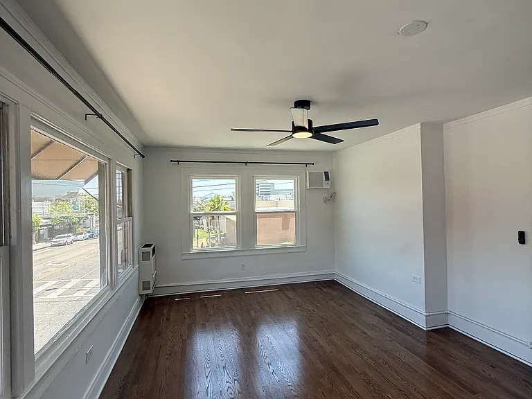 1701 1/2 Hillhurst Ave #1701 — Photo 6