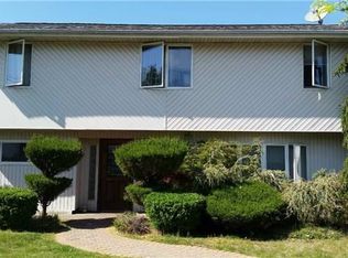 309 N Utica Ave, Massapequa, NY 11758