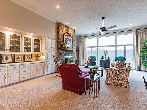 5th image of 13 Tanyard Dr