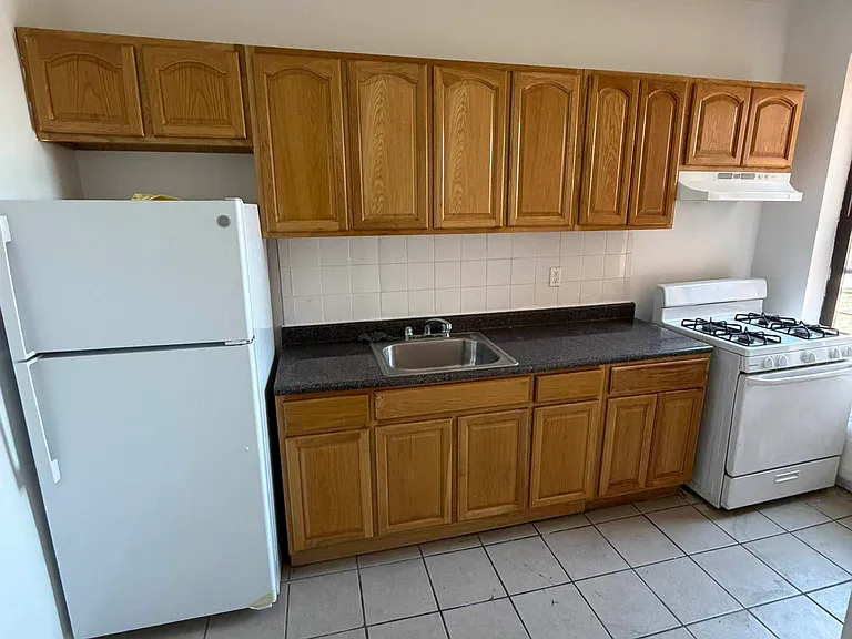 1165 Pugsley Ave #E1 — Photo 4