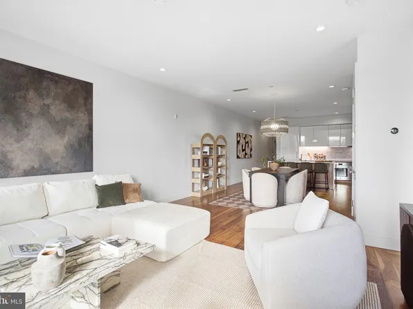 2301 Bainbridge St APT 308, Philadelphia, PA 19146