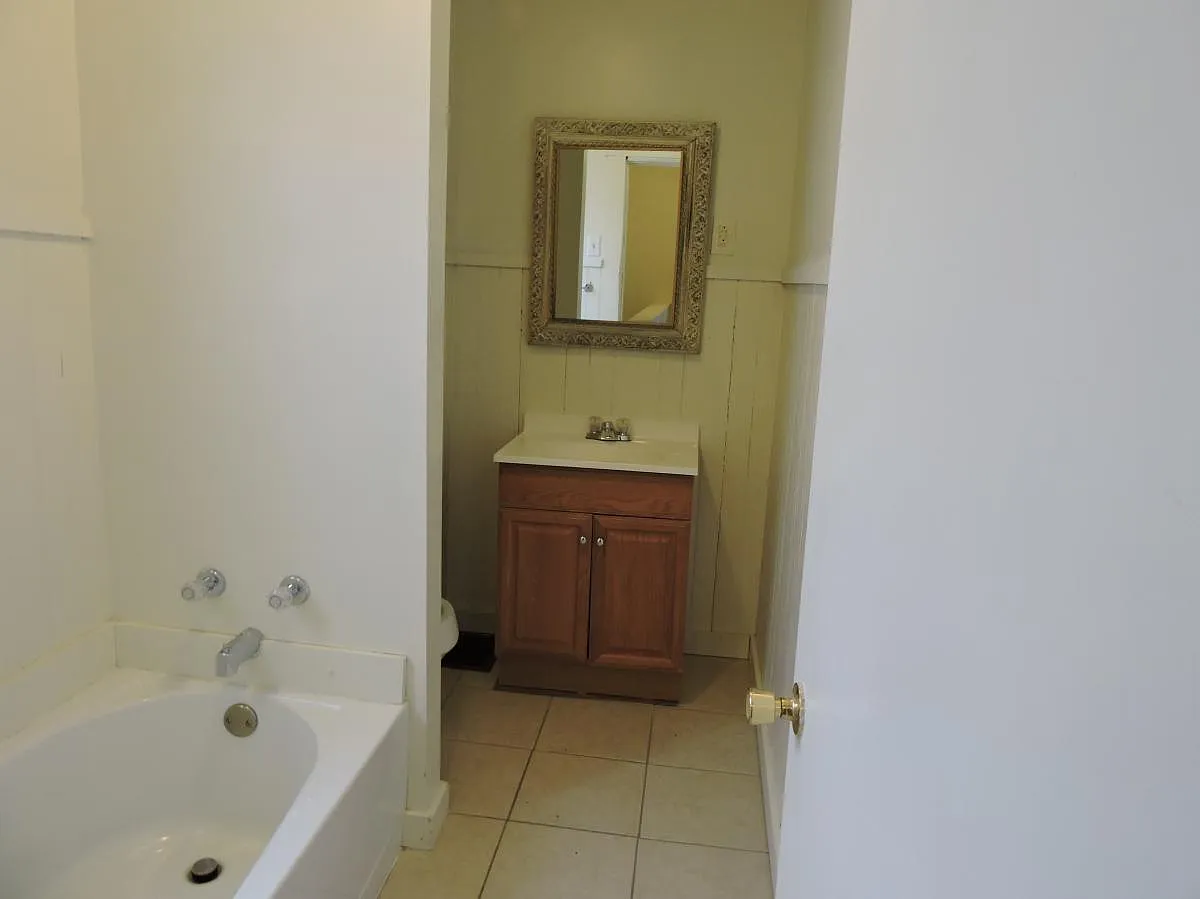 3 bed, 1475 sqft, $1,095 — Photo 2