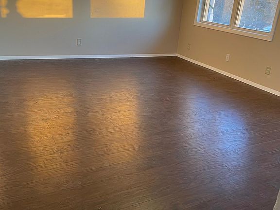 5th image of 141 Hickory Dr