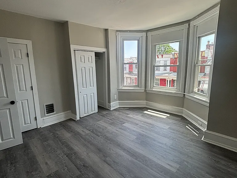 5825 Pemberton St — Photo 12