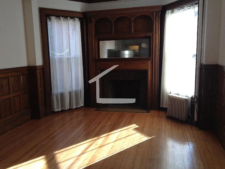 863 Beacon St #2