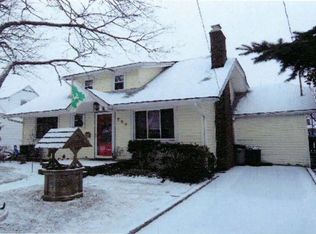 298 Bedell St, Freeport, NY 11520