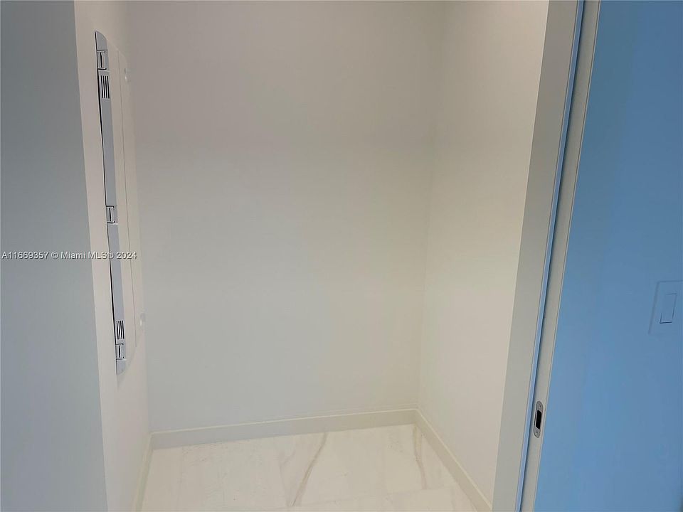 1st image of 300 Biscayne Boulevard Way #1006