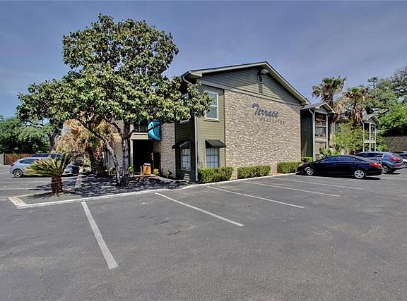 2nd image of 2303 Eastside Dr APT 110