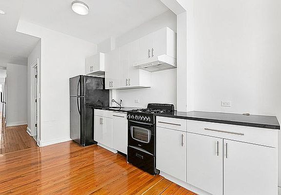 3rd image of 859 Halsey St #3EE