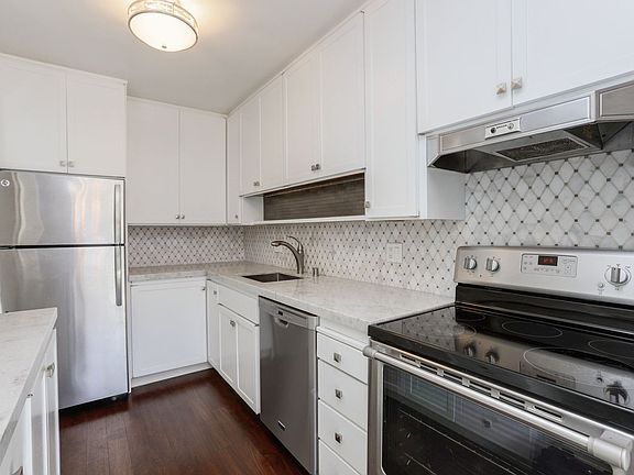 5th image of 847 N Humboldt St APT 301