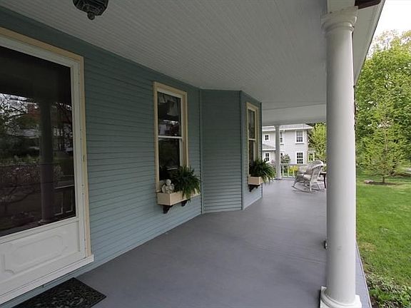 3rd image of 703 Oakwood Ave
