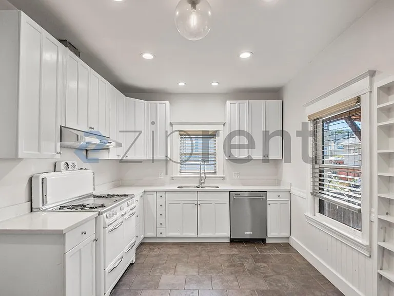 3144 Pleitner Ave — Photo 10