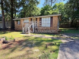 614 Cedarwood Dr, Bonaire, GA 31005