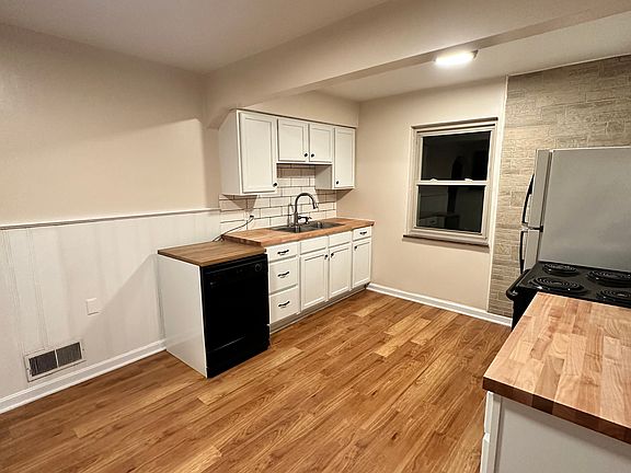 5th image of 6143 Benneville St APT 2