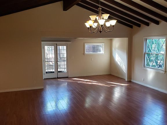 3rd image of 5829 Melvin Ave