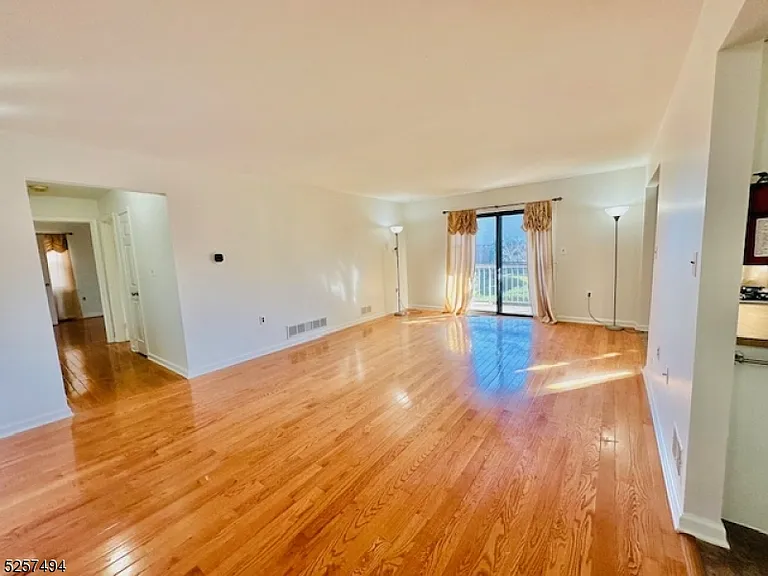 144-B Beverly Hill Ter — Photo 4