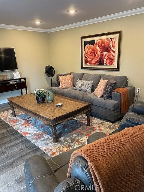 2 bed, 1057 sqft, $3,500 — Photo 2
