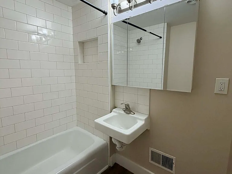 1903 S 7th St #1903 — Photo 7