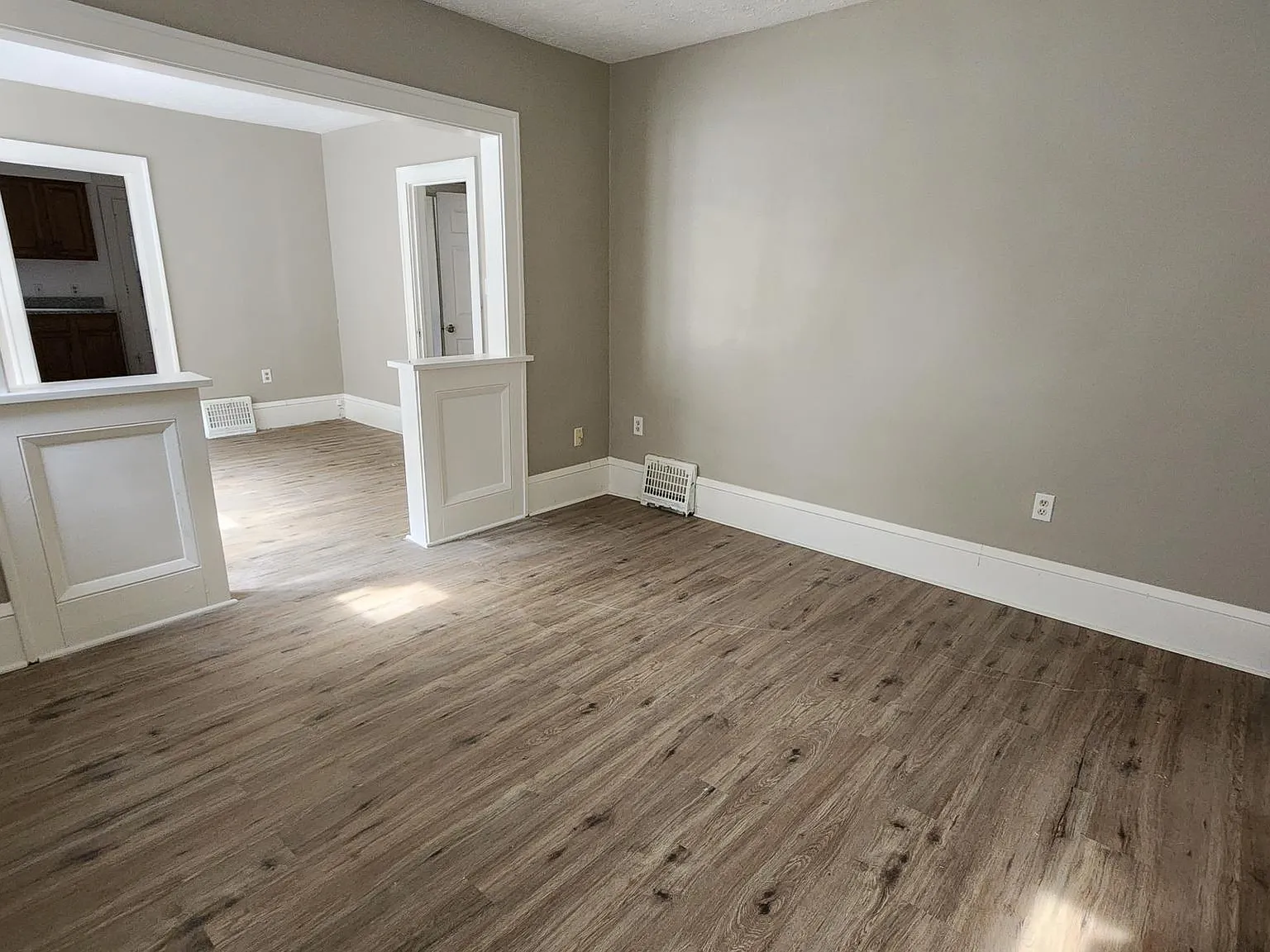 2 bed, 1142 sqft, $1,350 — Photo 4