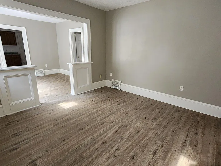 1138 Collinwood Ave — Photo 4