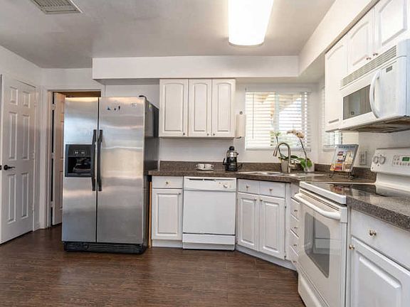 3rd image of 5626 W Sunnyslope Ln
