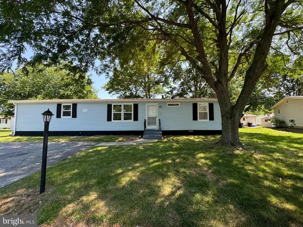 8 Carolyn Ct, Dover, DE 19901