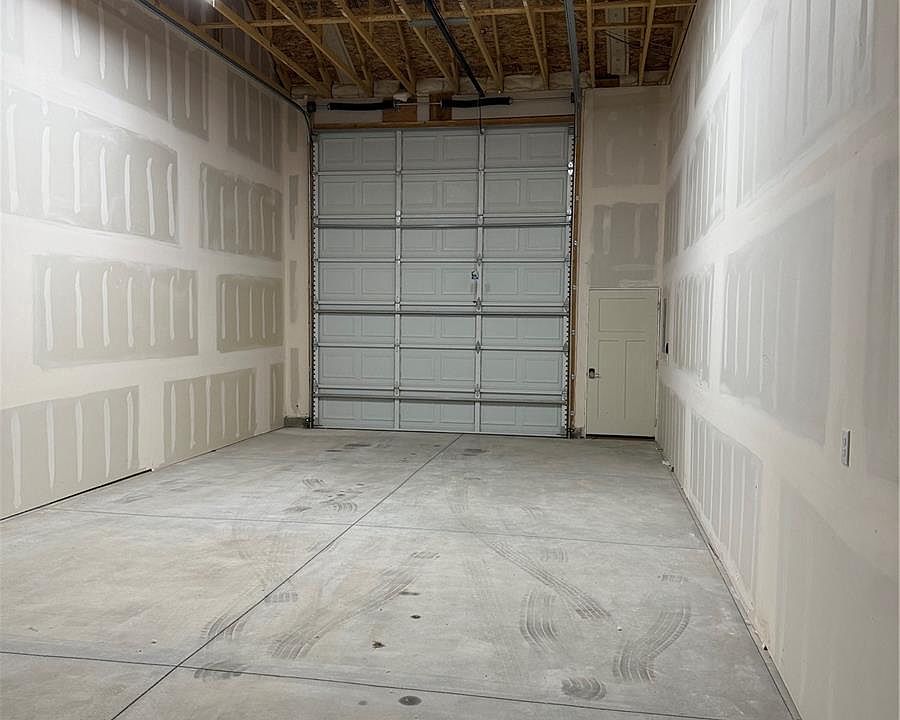 2nd image of 266 E Chestnut #3