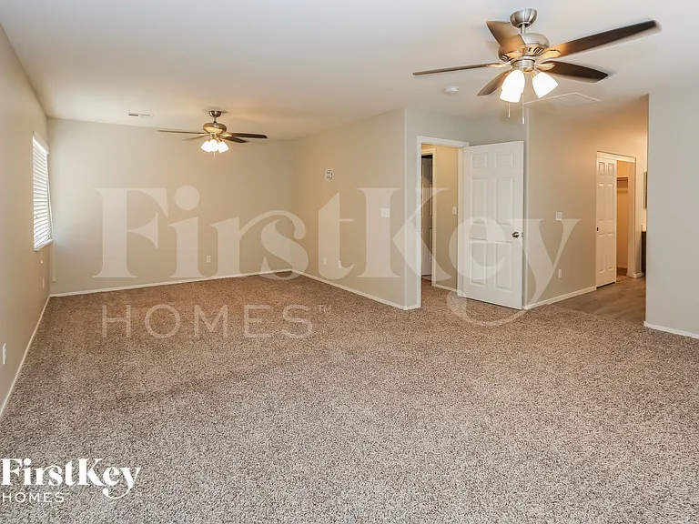 6425 Casamar St — Photo 7