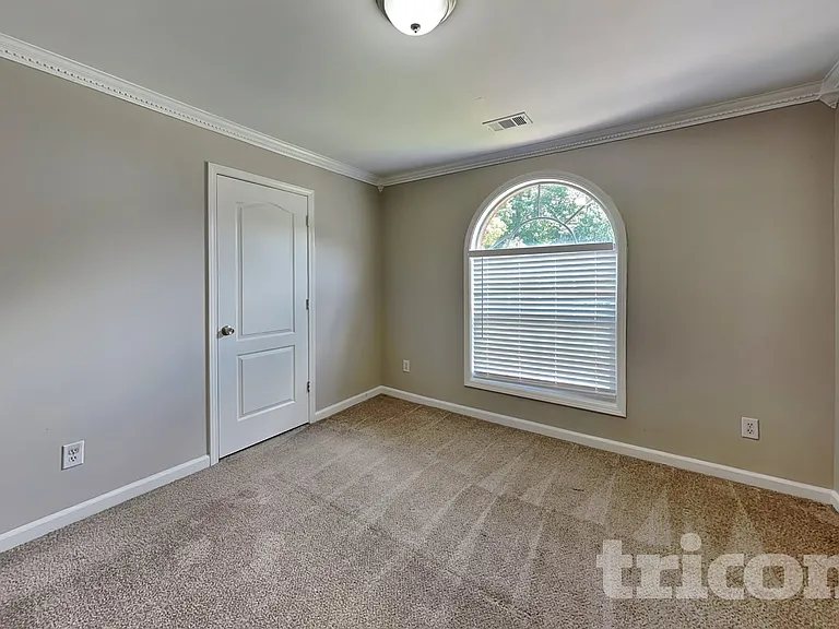 1219 Falls Creek Ct — Photo 14