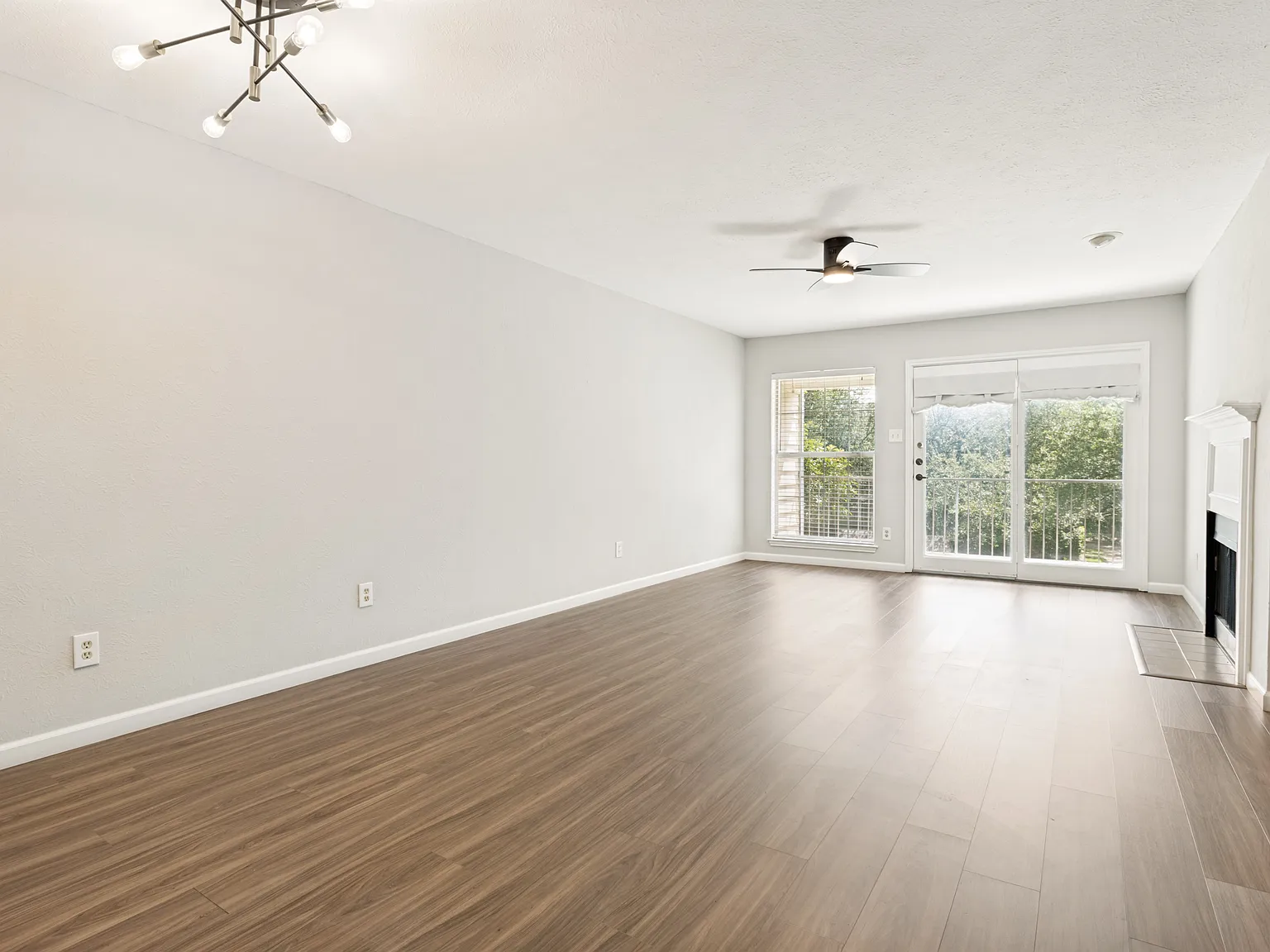 2 bed, 1056 sqft, $1,499 — Photo 4