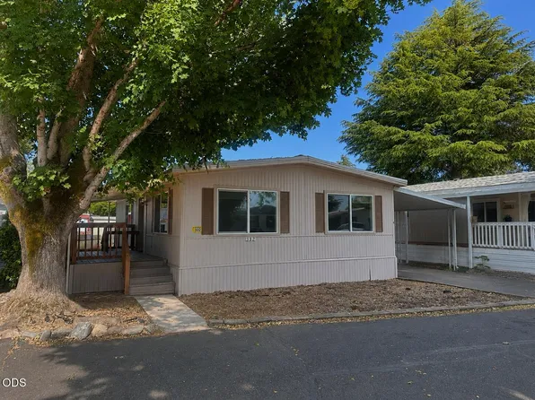 332 Beechwood Dr, Grants Pass, OR 97526