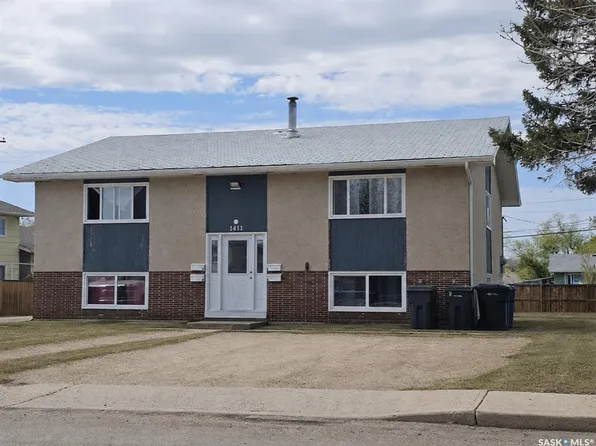 1411 111th STREET, North Battleford, SK S9A 2K7